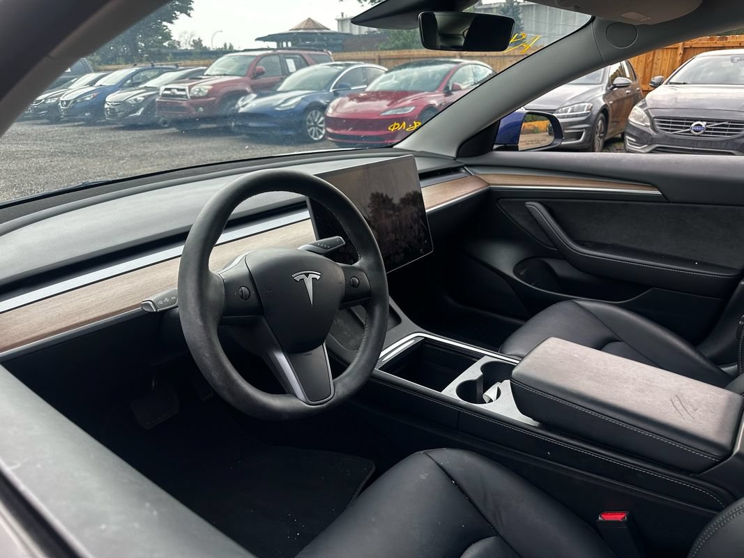 Used 2022 Tesla Model 3 Long Range AWD/4WD image 11