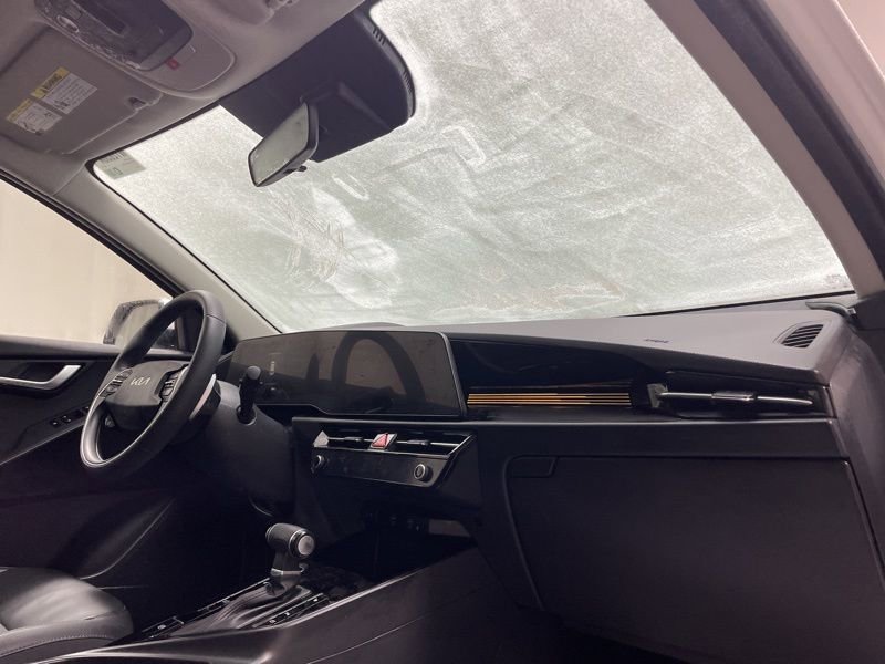 Used 2024 Kia Niro EX Touring image 14