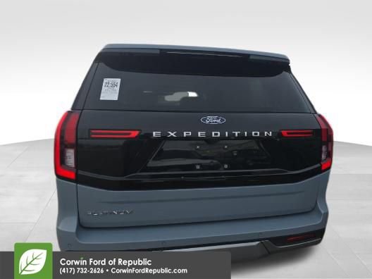 Used 2025 Ford Expedition Platinum image 6