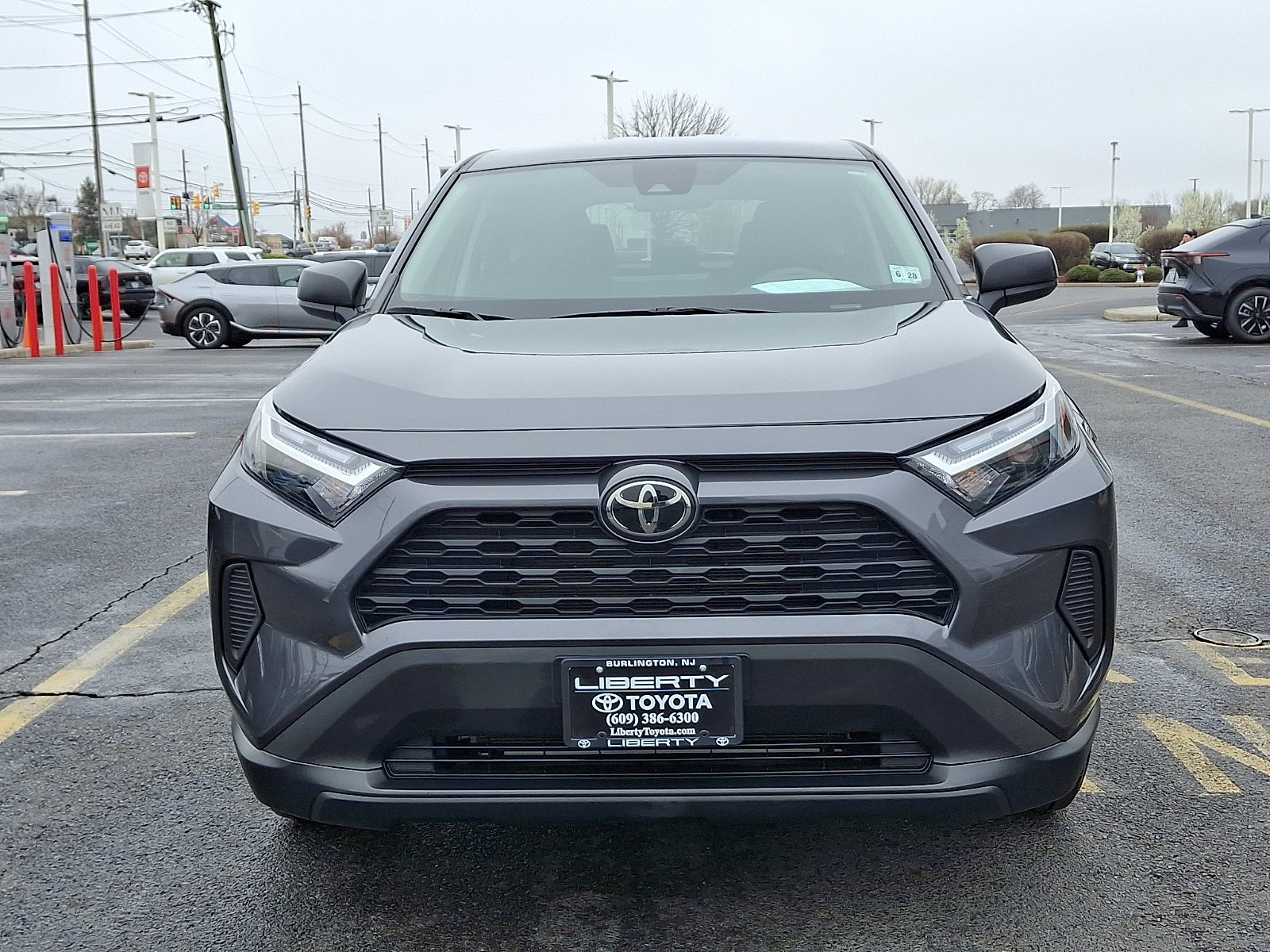 Used 2023 Toyota RAV4 LE image 2