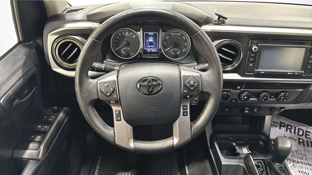 Used 2019 Toyota Tacoma SR5 AWD/4WD image 16