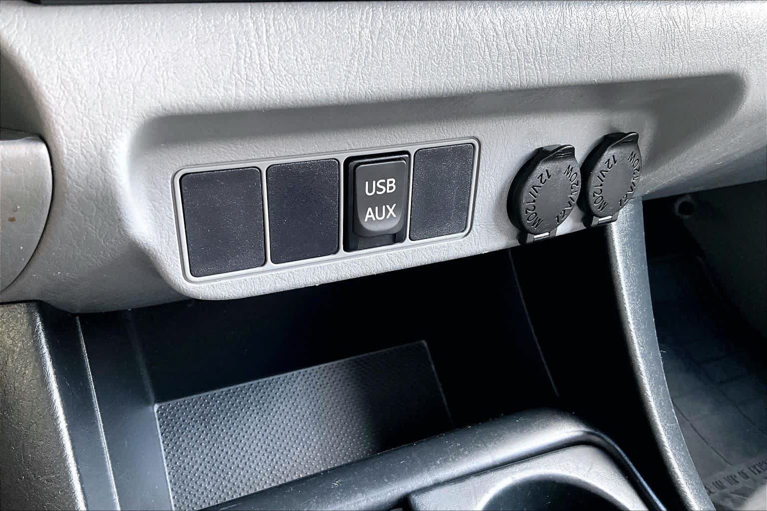 Used 2015 Toyota Tacoma 2WD Access Cab w/ Convenience Package image 33