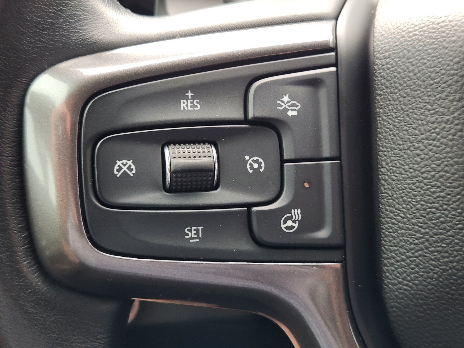 Used 2022 Chevrolet Silverado 1500 ZR2 w/ Technology Package AWD/4WD image 23