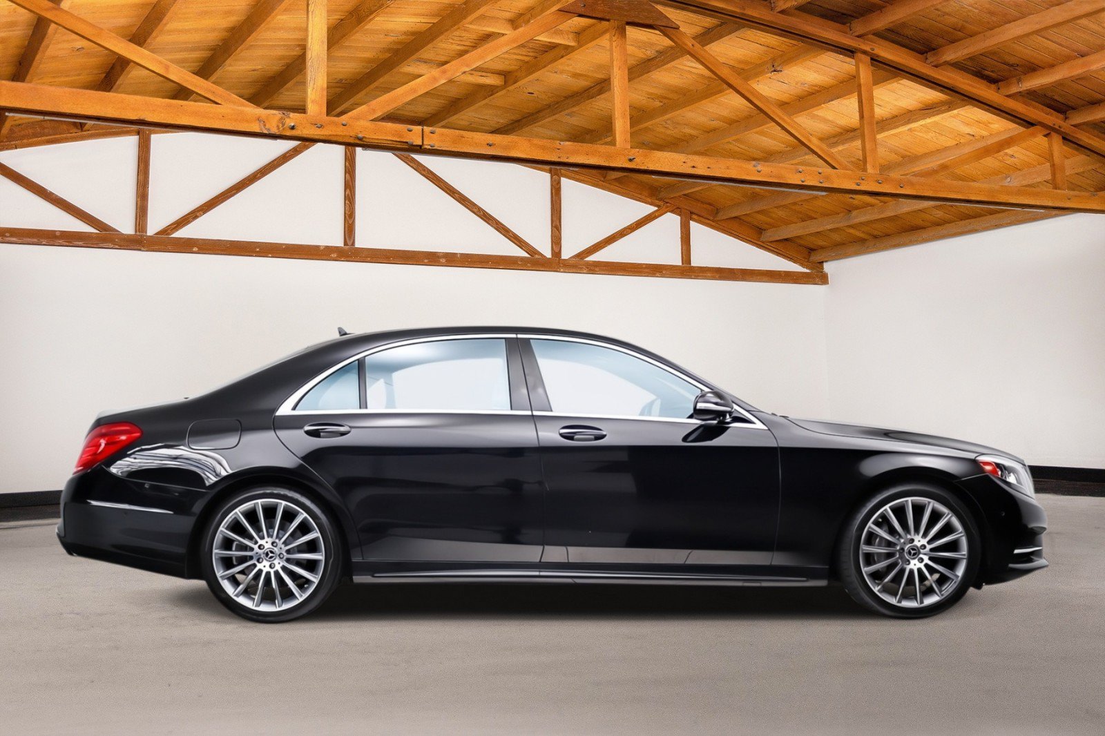Used 2017 Mercedes-Benz S 550 Sedan image 6
