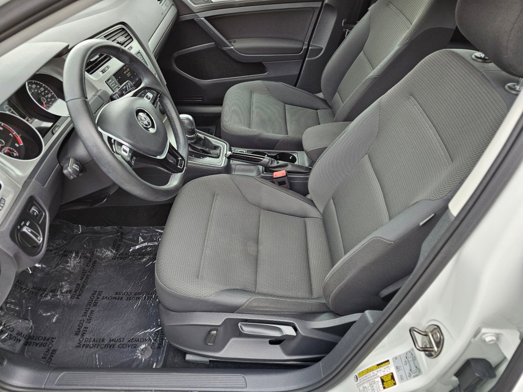 Used 2017 Volkswagen Golf S image 20