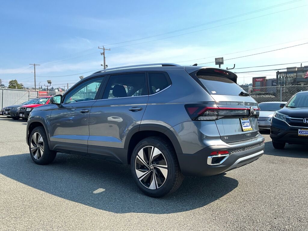 New 2025 Volkswagen Taos SE image 5