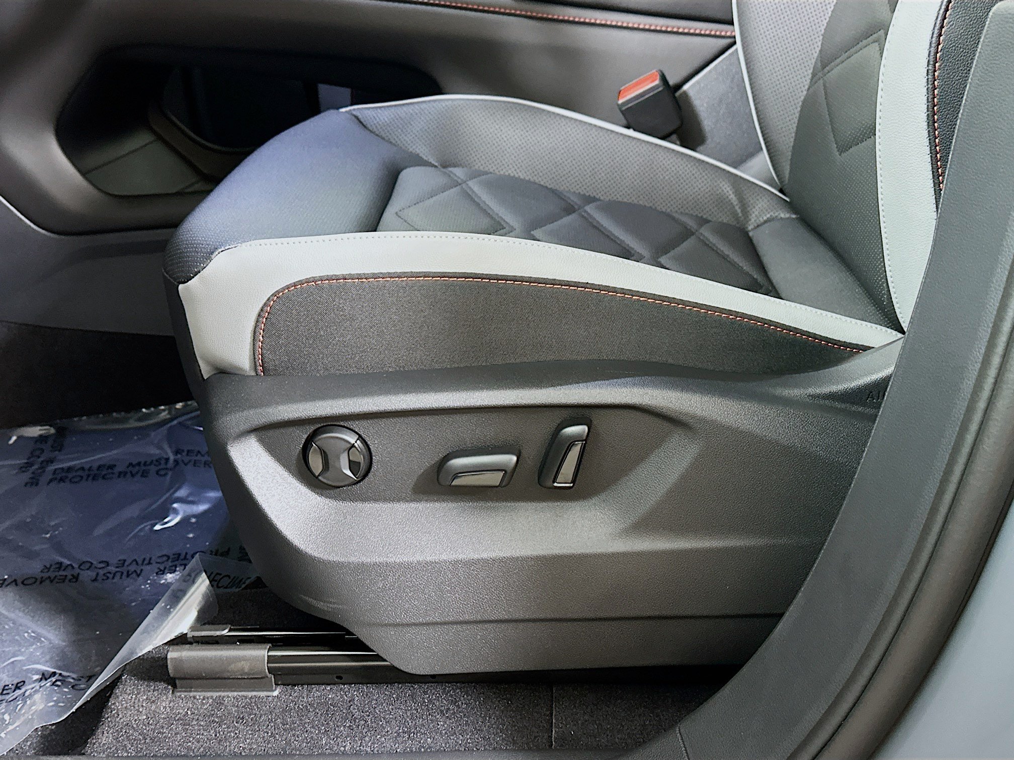 New 2026 Volkswagen Atlas Peak Edition AWD/4WD image 18