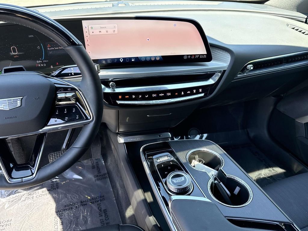 Certified 2025 Cadillac Lyriq Luxury w/ LPO, Floor Liner Package AWD/4WD image 9