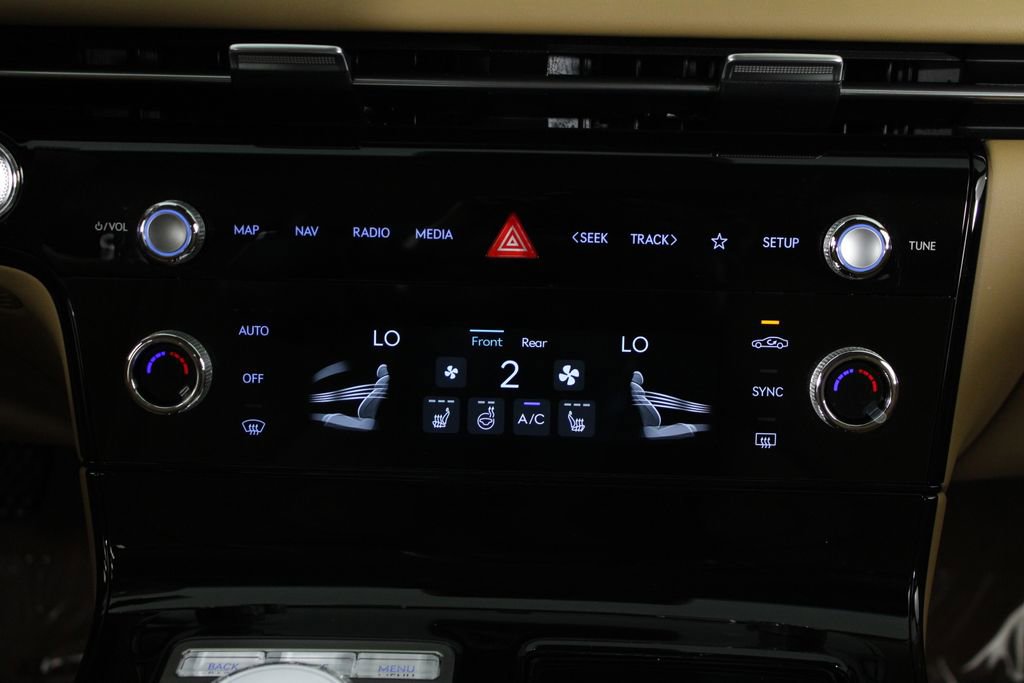 Used 2025 Genesis G80 2.5T image 19