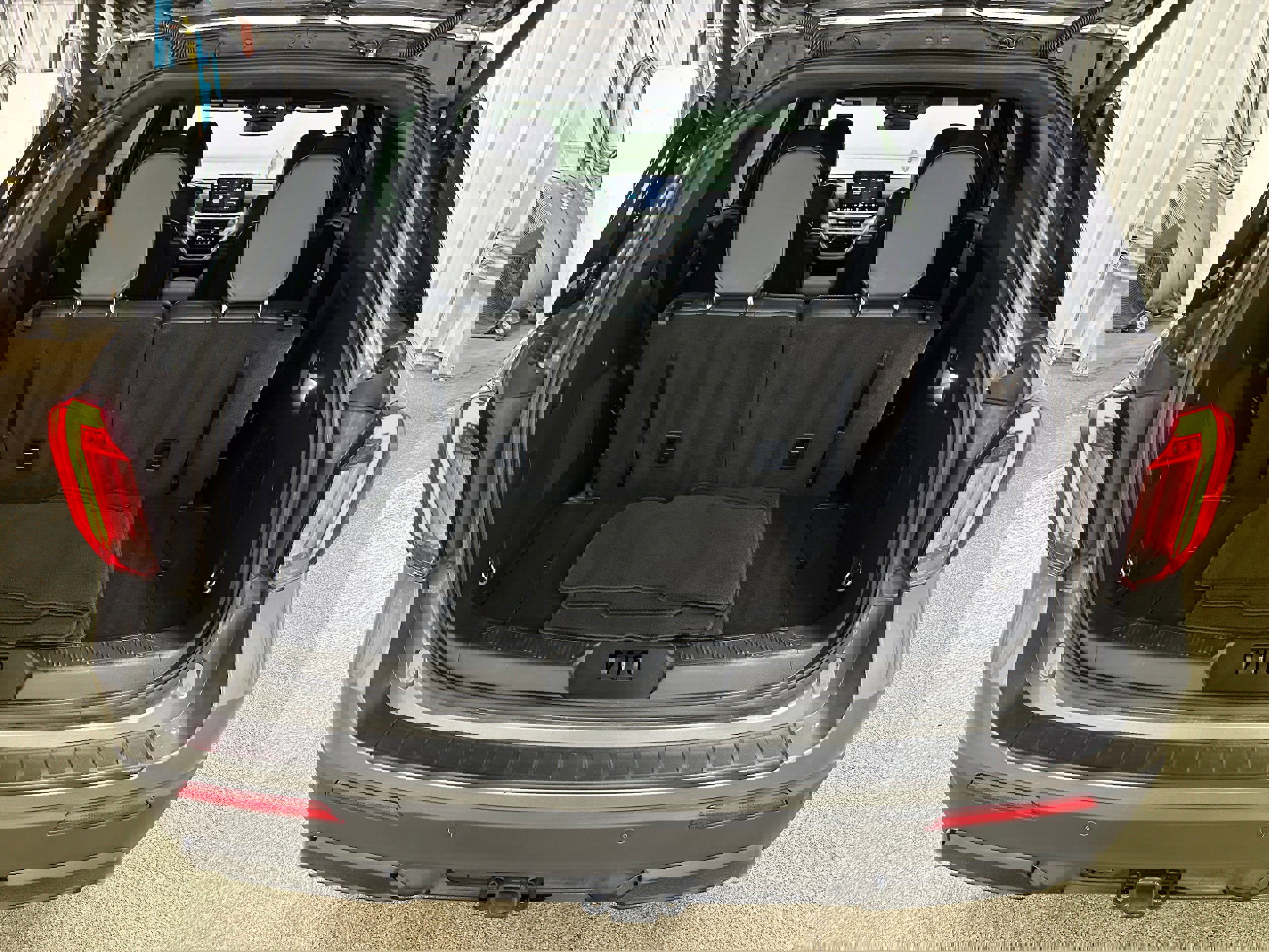 Certified 2025 Ford Explorer ST-Line AWD/4WD image 26