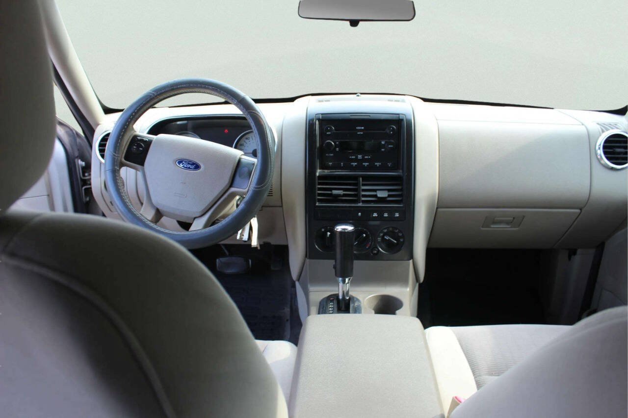Used 2007 Ford Explorer Sport Trac XLT AWD/4WD image 7
