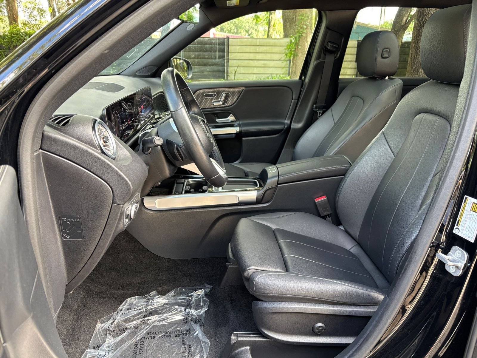 Used 2025 Mercedes-Benz GLB 250 4MATIC image 28