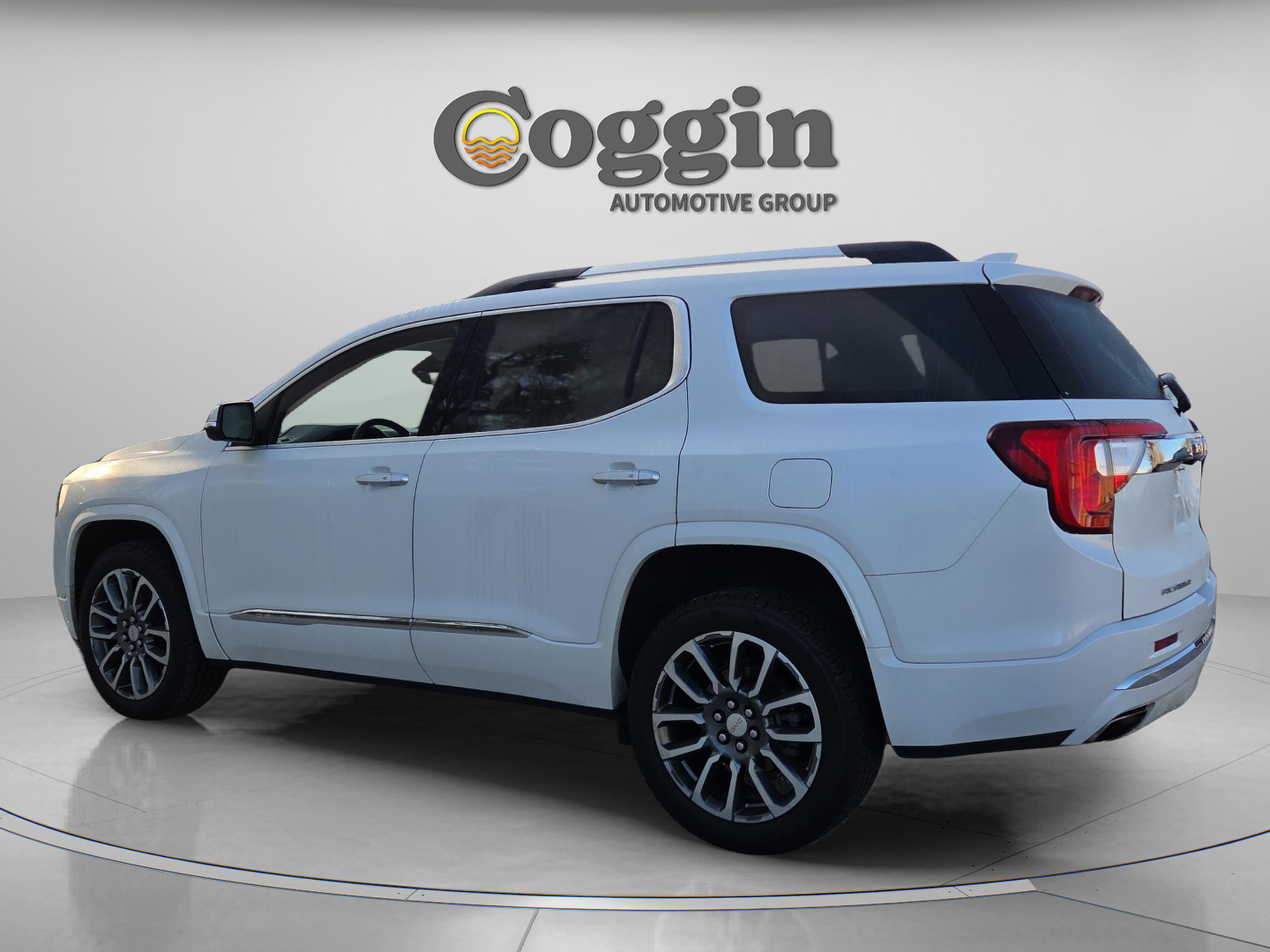 Used 2021 GMC Acadia Denali w/ Denali Technology Package image 4