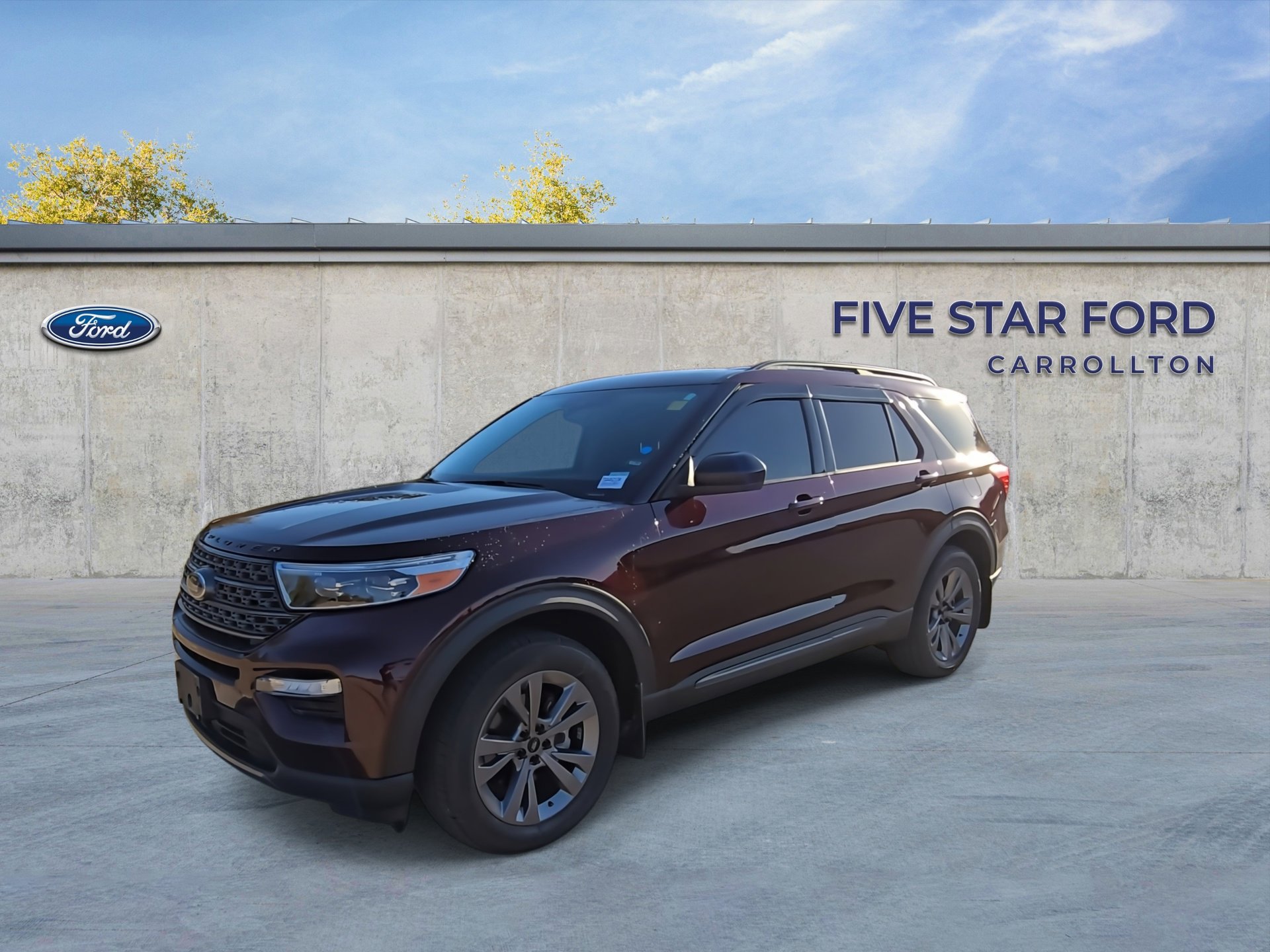 Used 2022 Ford Explorer XLT w/ Equipment Group 202A image 5