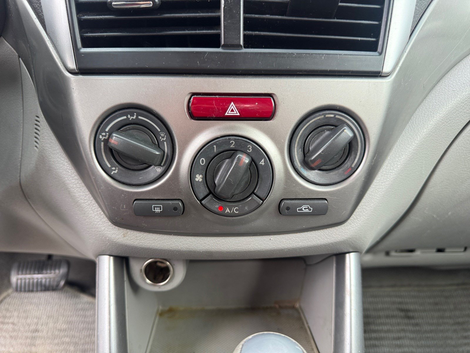 Used 2010 Subaru Forester 2.5X AWD/4WD image 12