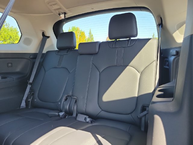 Certified 2025 Honda Pilot Touring image 10