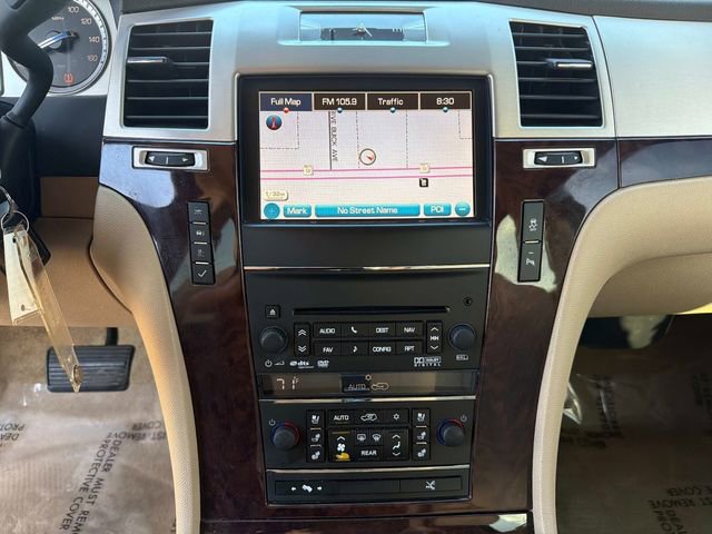 Used 2012 Cadillac Escalade Luxury image 22