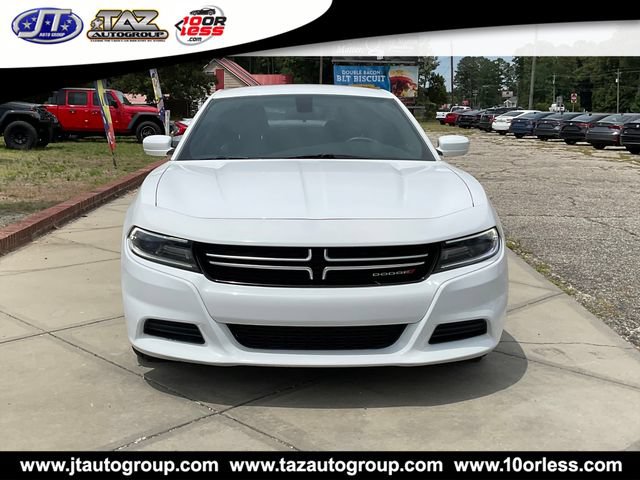 Used 2015 Dodge Charger SE RWD image 2