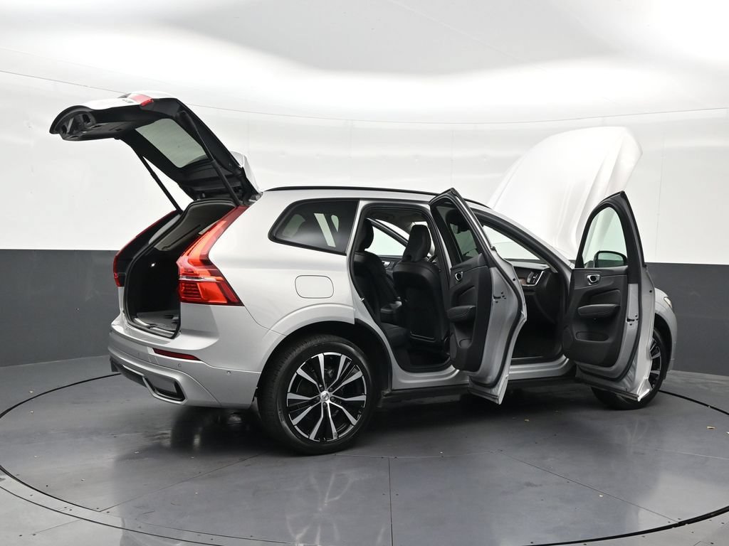 Certified 2024 Volvo XC60 B5 Plus AWD/4WD image 34