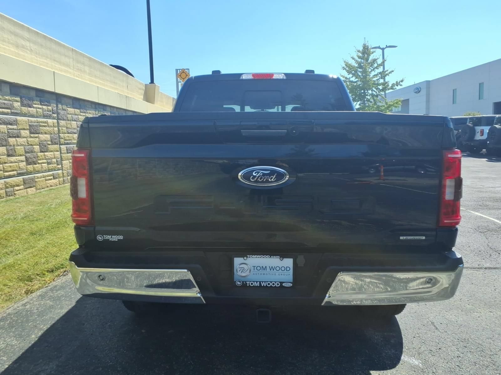Used 2023 Ford F150 XLT w/ Equipment Group 302A High AWD/4WD image 9