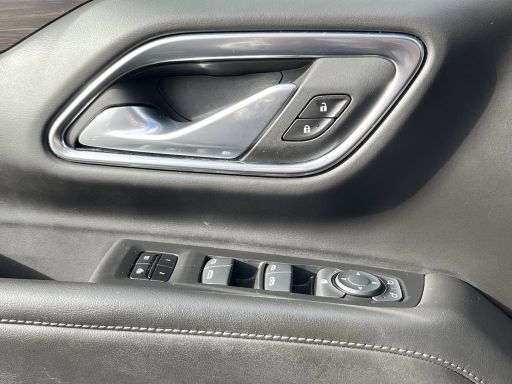 Used 2024 Chevrolet Suburban LT image 10