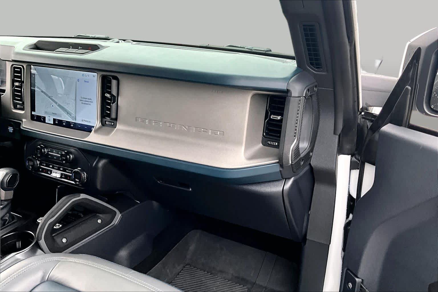 Used 2024 Ford Bronco Outer Banks AWD/4WD image 19