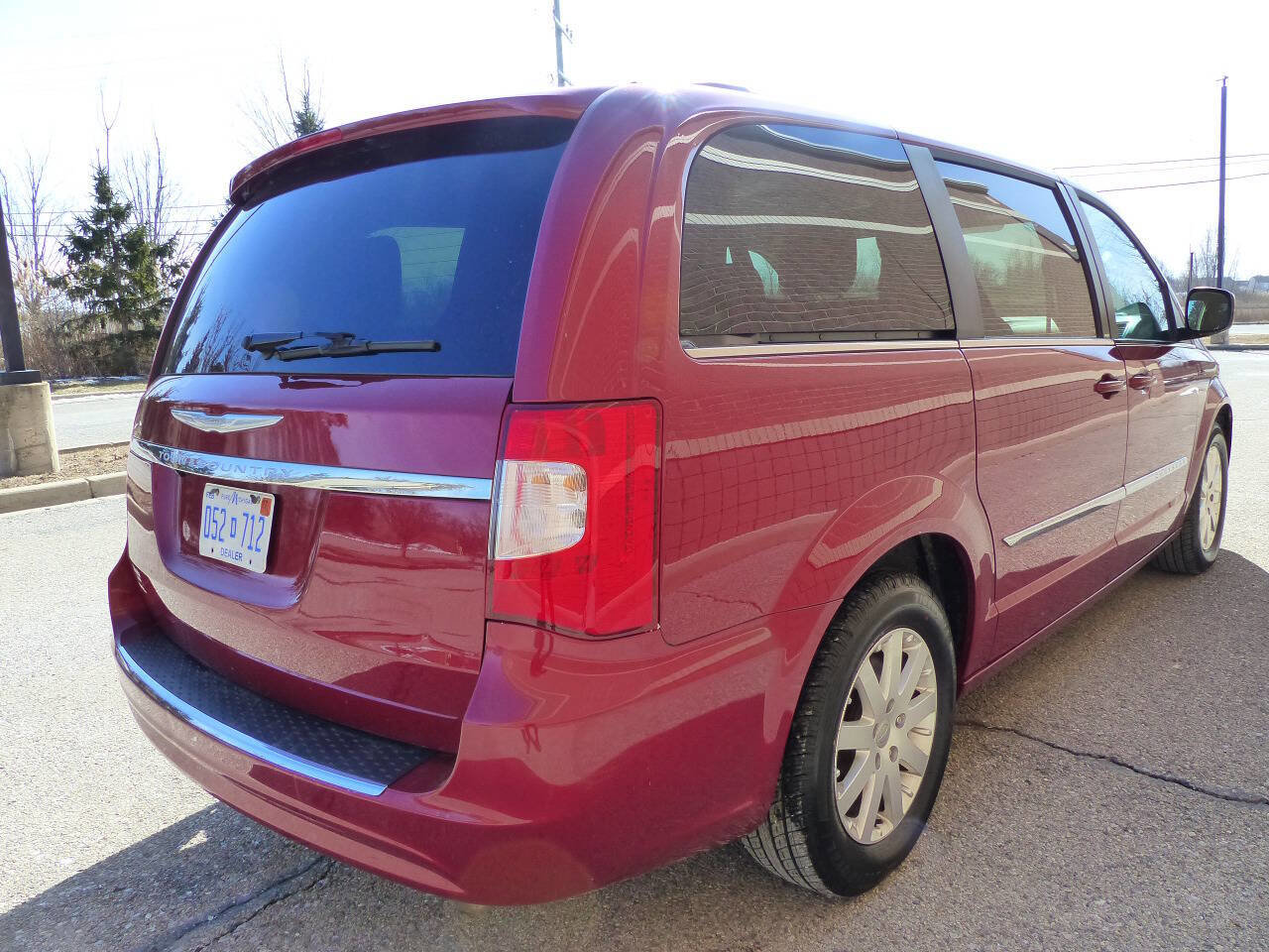 Used 2014 Chrysler Town & Country Touring image 10