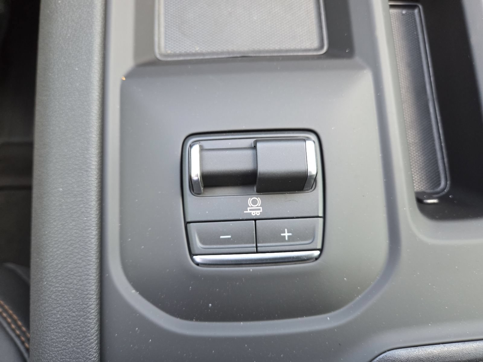New 2026 GMC Sierra 2500 AT4 w/ AT4 Premium Plus Package AWD/4WD image 13