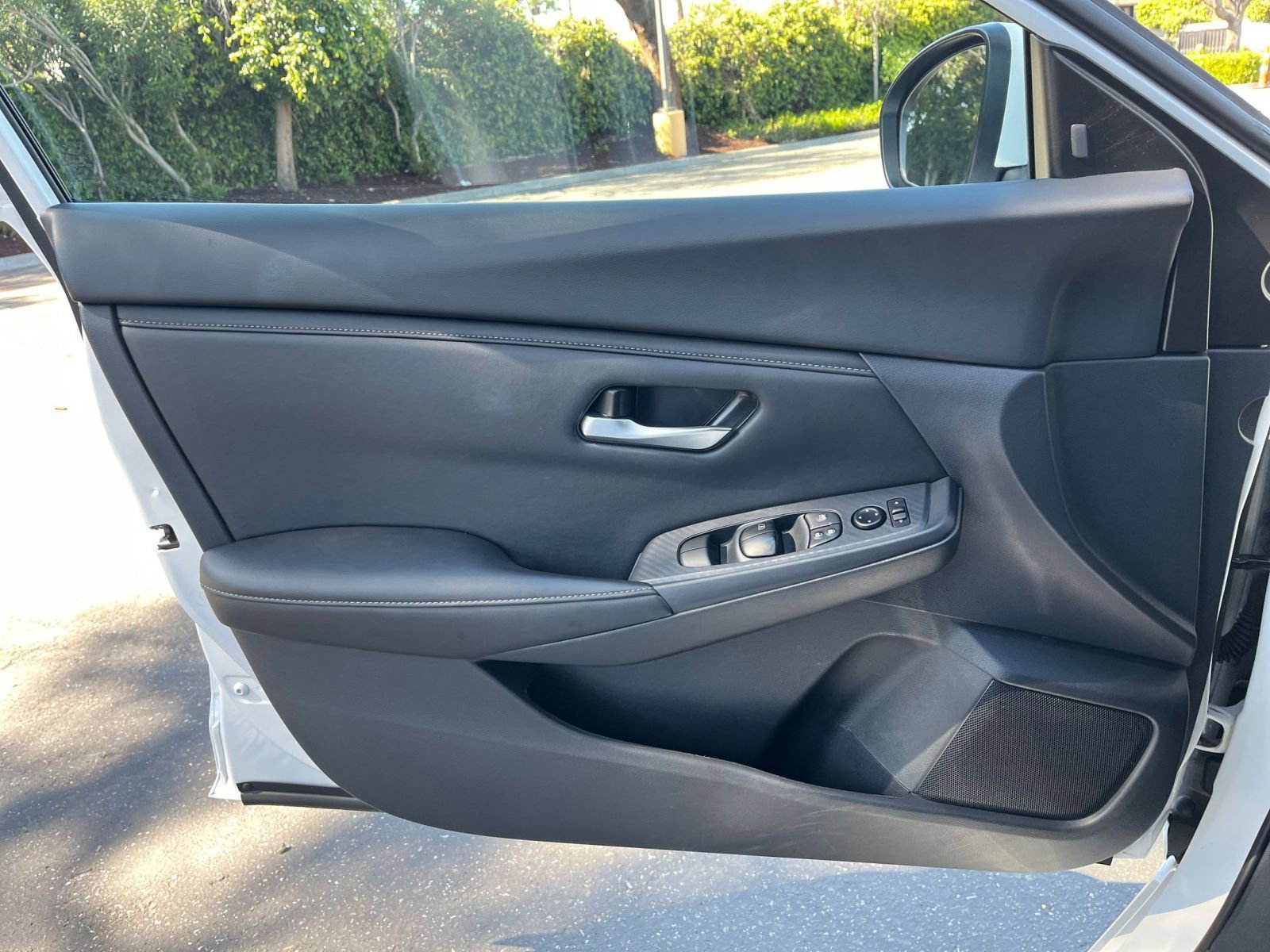 Used 2025 Nissan Sentra SV image 18