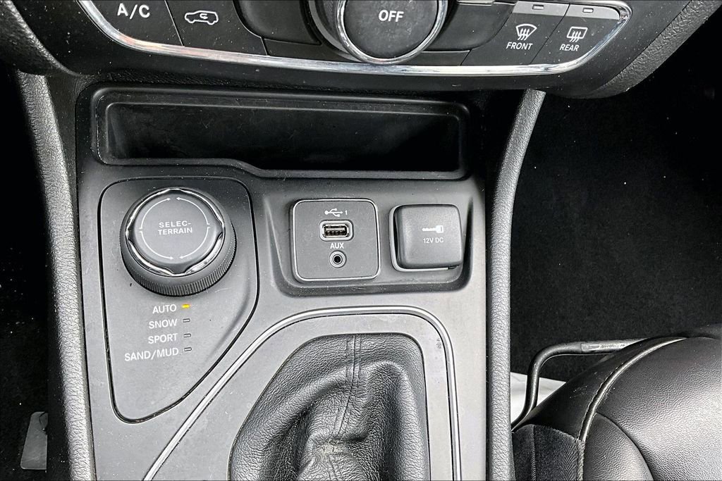 Used 2021 Jeep Cherokee Latitude Plus image 17