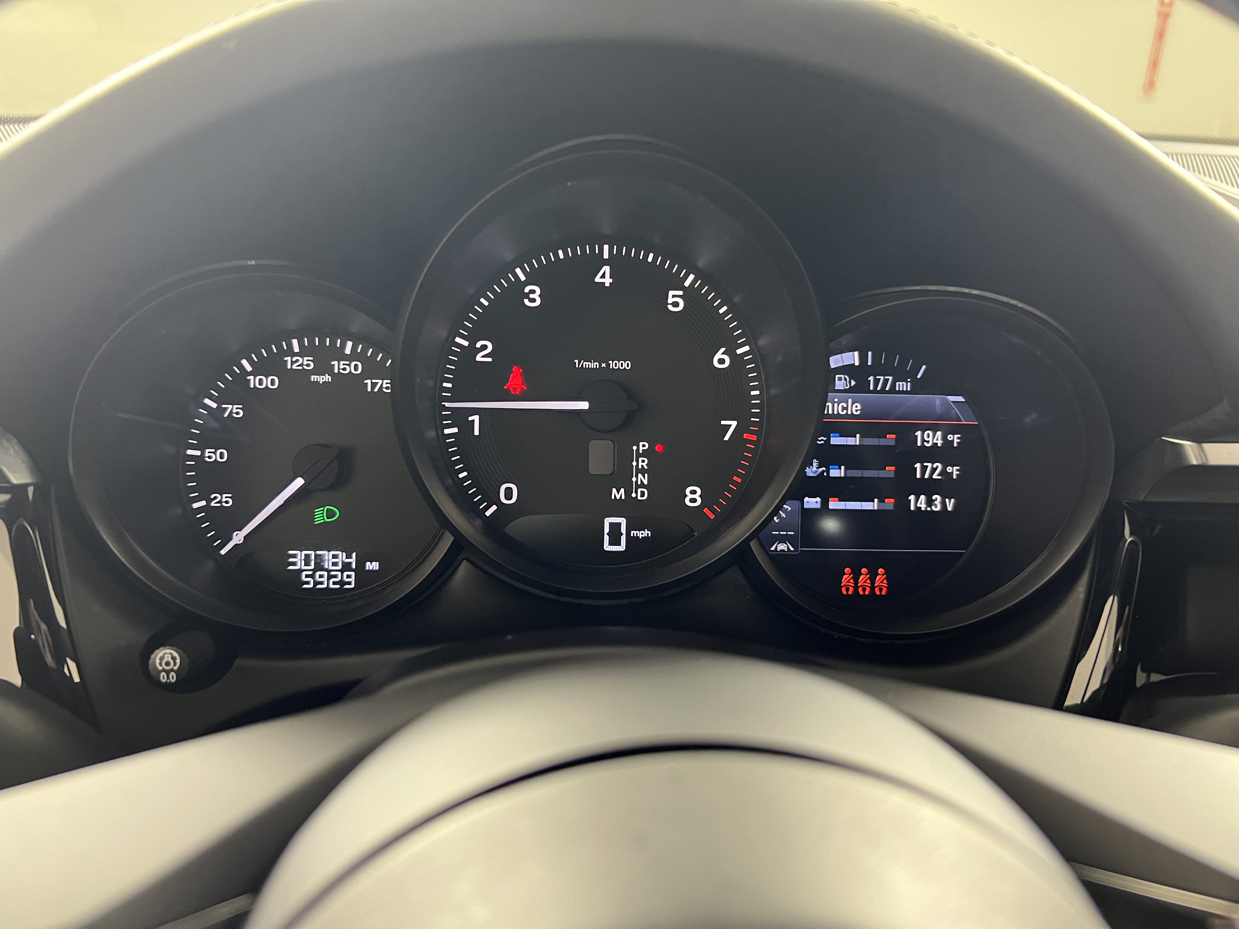 Certified 2024 Porsche Macan AWD/4WD image 18