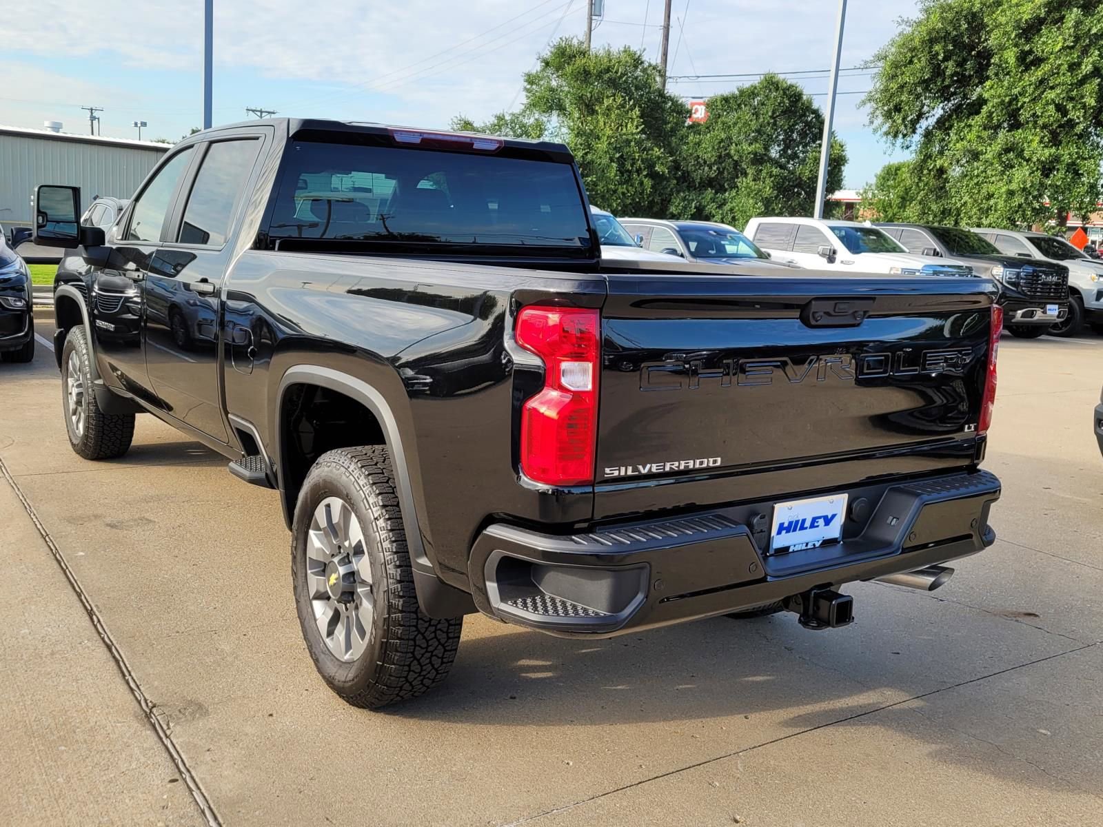 New 2026 Chevrolet Silverado 2500 Custom w/ Custom Value Package AWD/4WD image 3