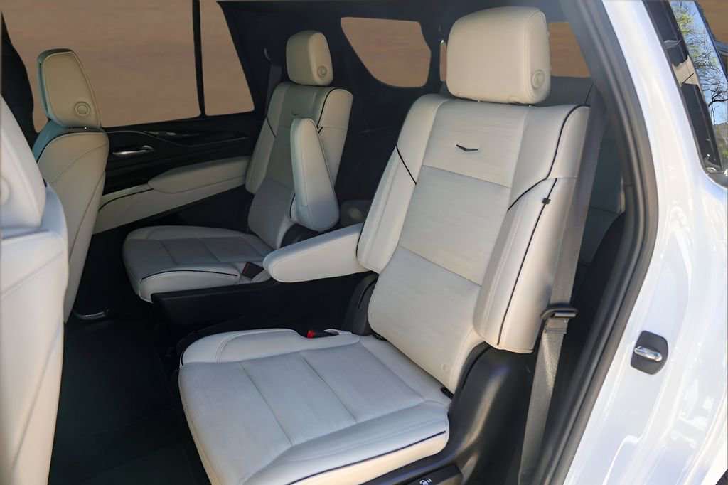 Certified 2023 Cadillac Escalade Sport w/ LPO, ONYX Package image 26