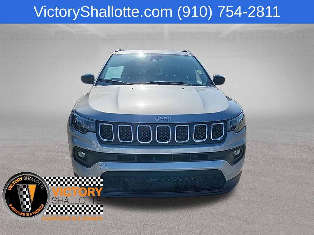 Certified 2024 Jeep Compass Latitude AWD/4WD image 3