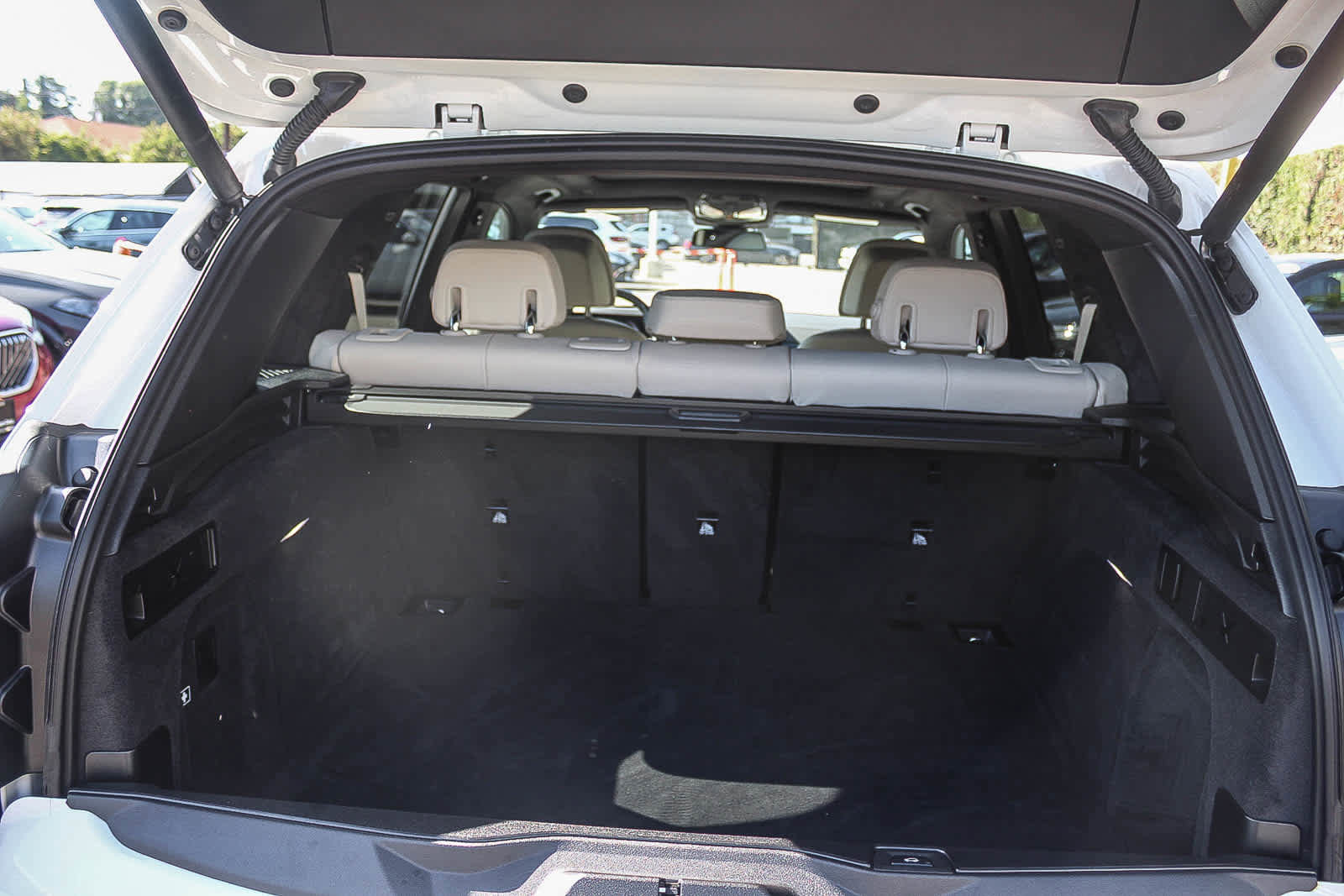 Used 2026 BMW X5 sDrive40i w/ M Sport Package RWD image 25