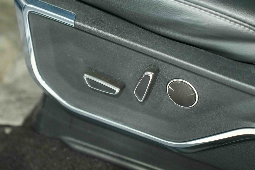 Used 2022 Ford F150 Lariat w/ Equipment Group 502A High AWD/4WD image 21