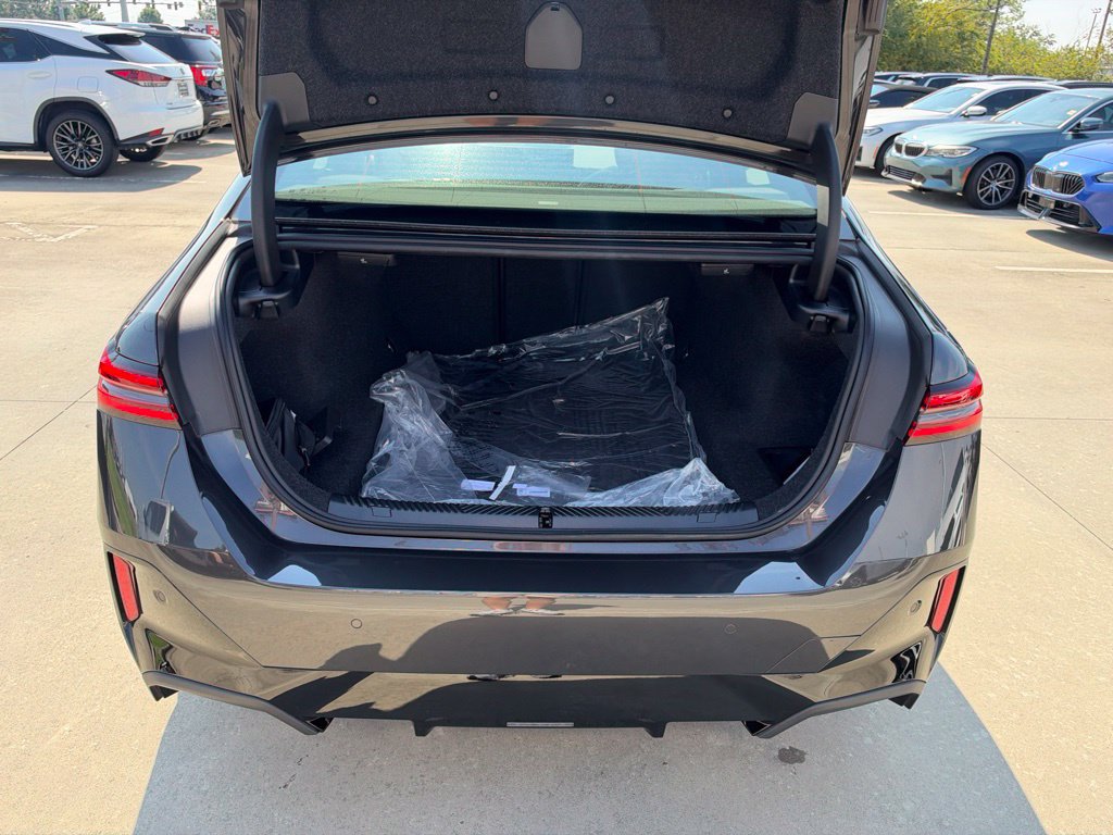Certified 2026 BMW 530i w/ M Sport Package RWD image 25