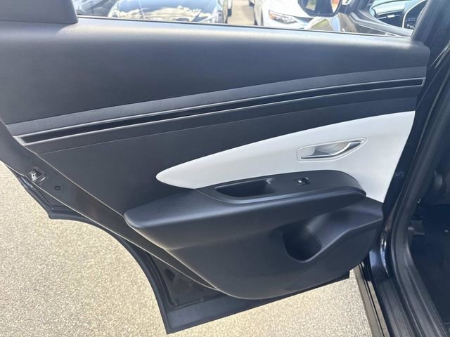 Certified 2023 Hyundai Tucson SEL AWD/4WD image 17