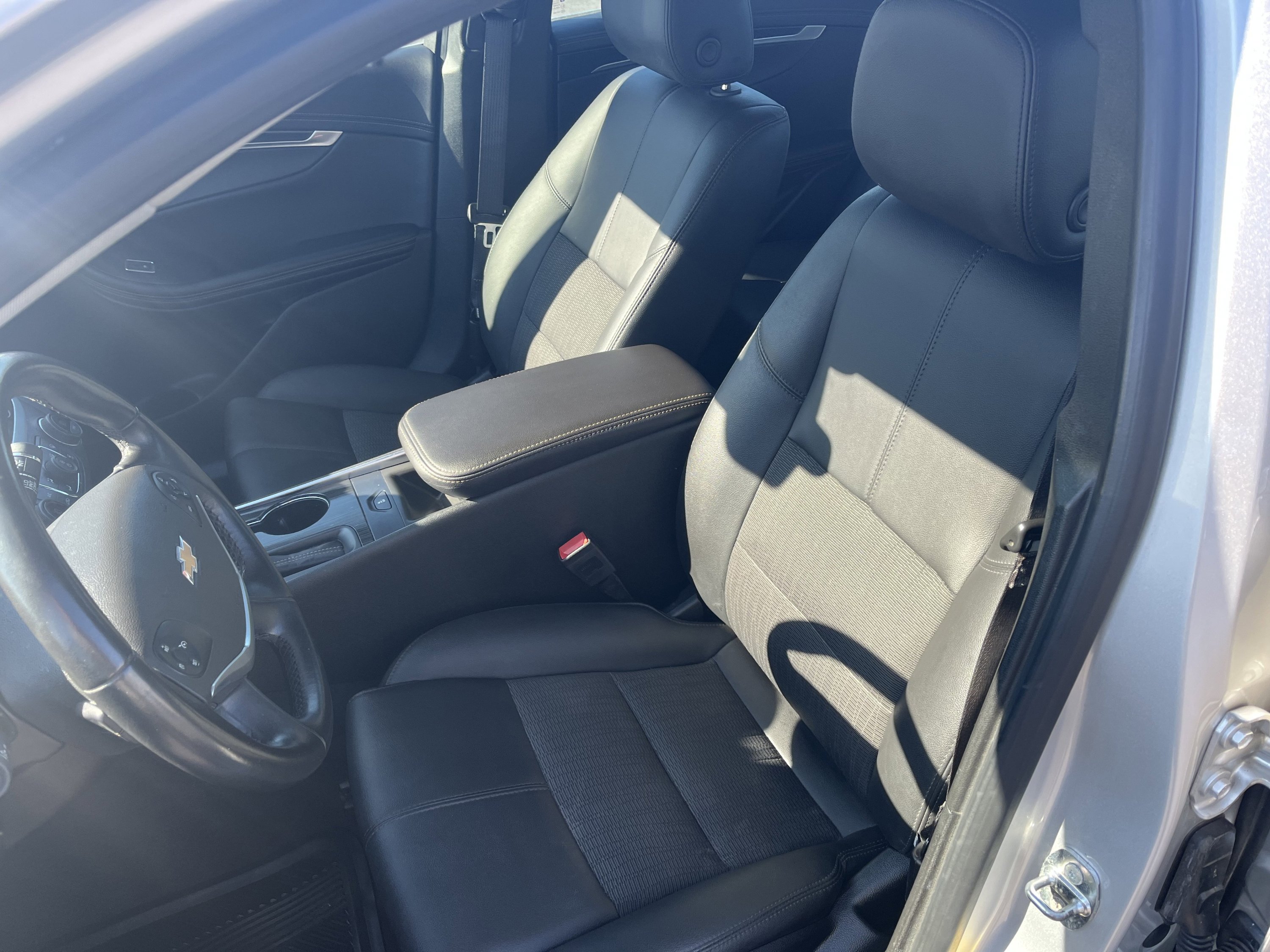 Used 2019 Chevrolet Impala LT FWD image 11