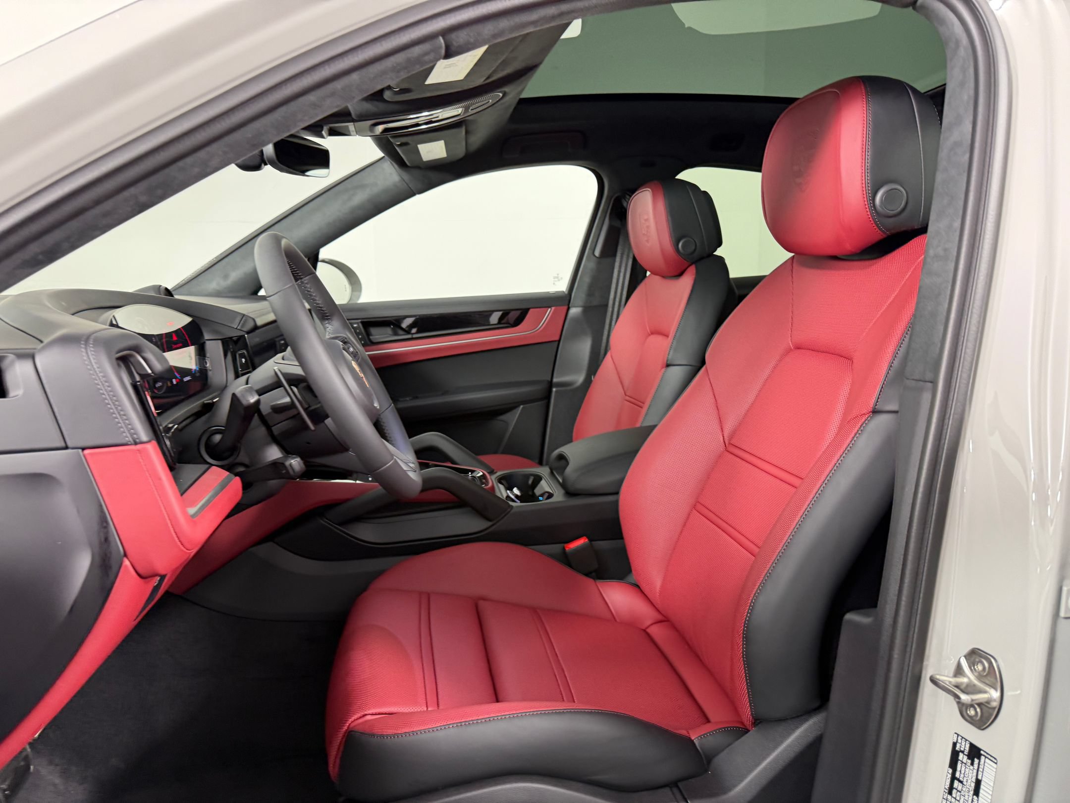 Certified 2026 Porsche Cayenne S AWD/4WD image 5