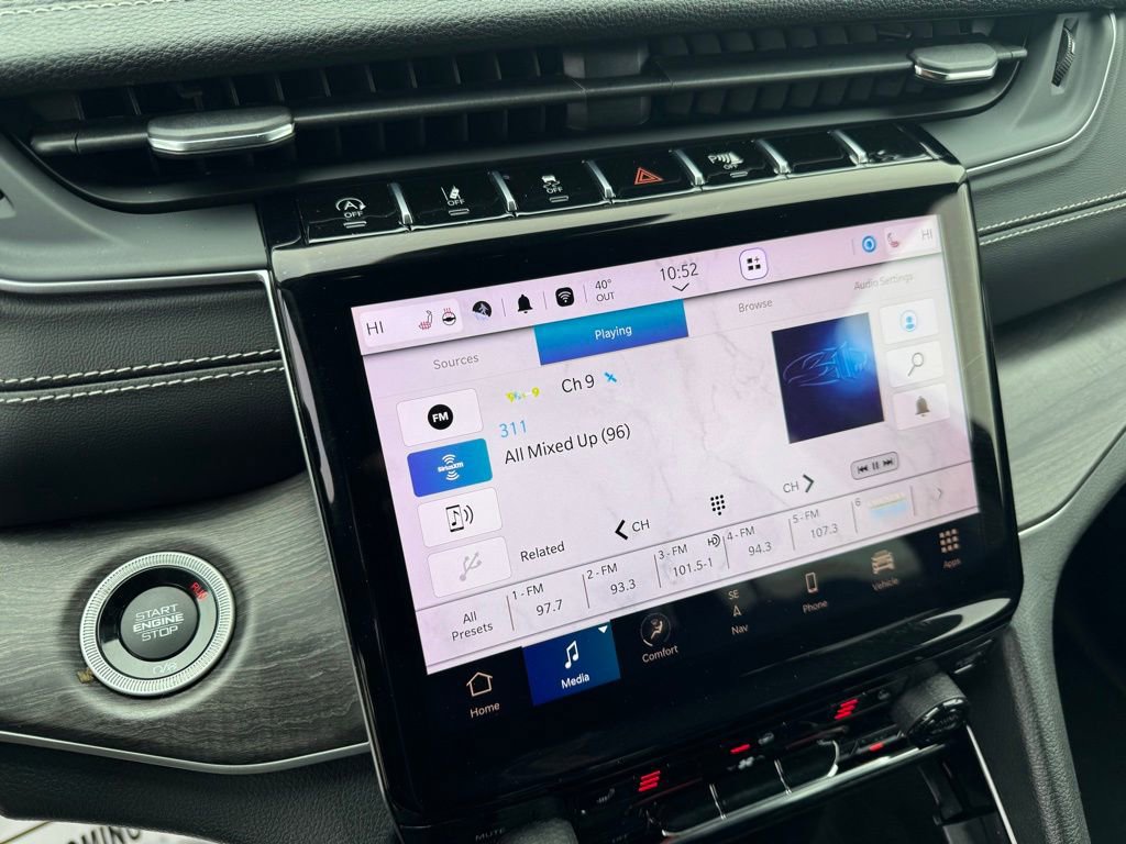 Used 2023 Jeep Grand Cherokee Limited image 27