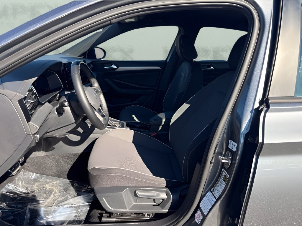 Used 2025 Volkswagen Jetta Sport FWD image 9