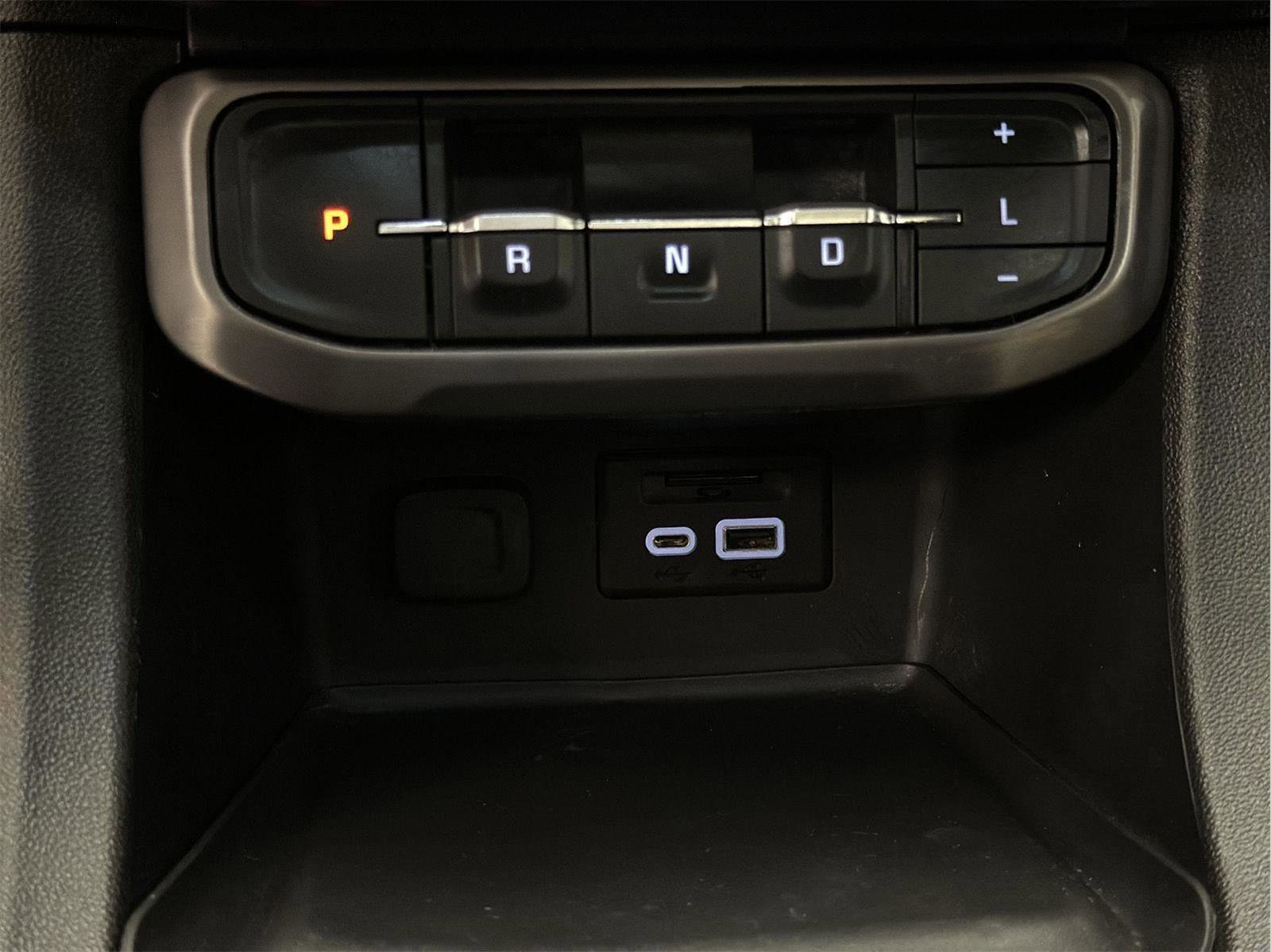 Certified 2023 GMC Acadia AT4 w/ Preferred Package image 37