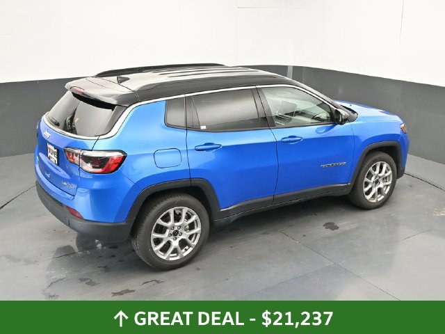 Used 2025 Jeep Compass Limited AWD/4WD image 39