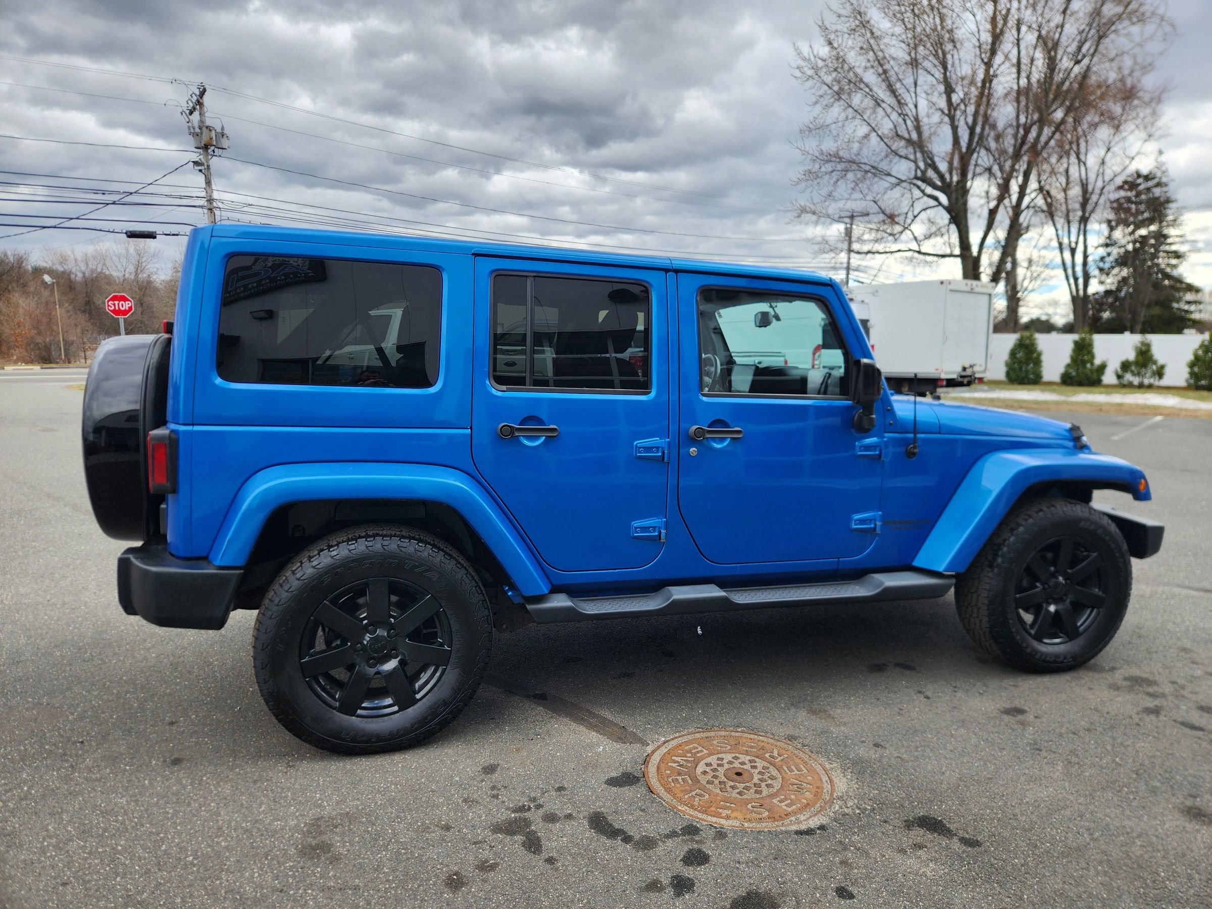Used 2014 Jeep Wrangler Unlimited Sahara image 17
