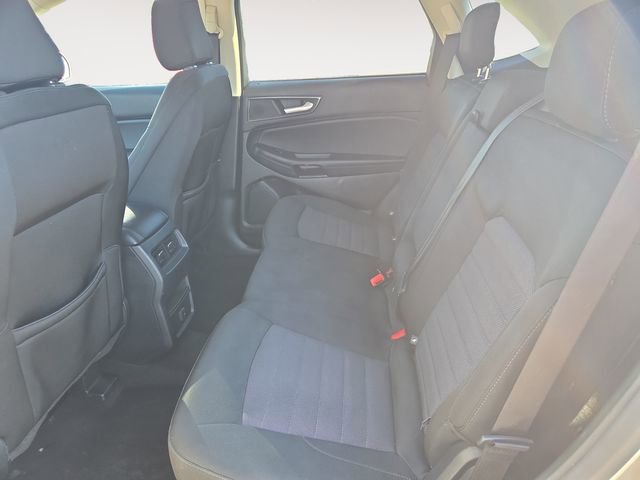 Used 2020 Ford Edge SE image 14