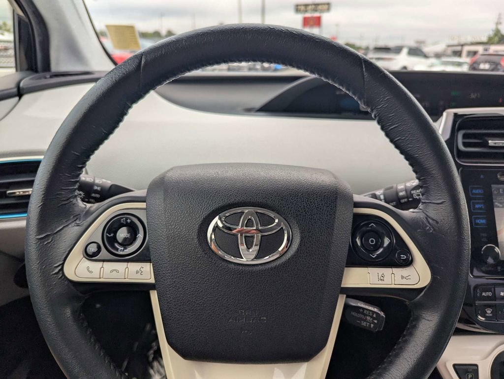 Used 2017 Toyota Prius Three w/ Advanced Technology Package FWD image 28