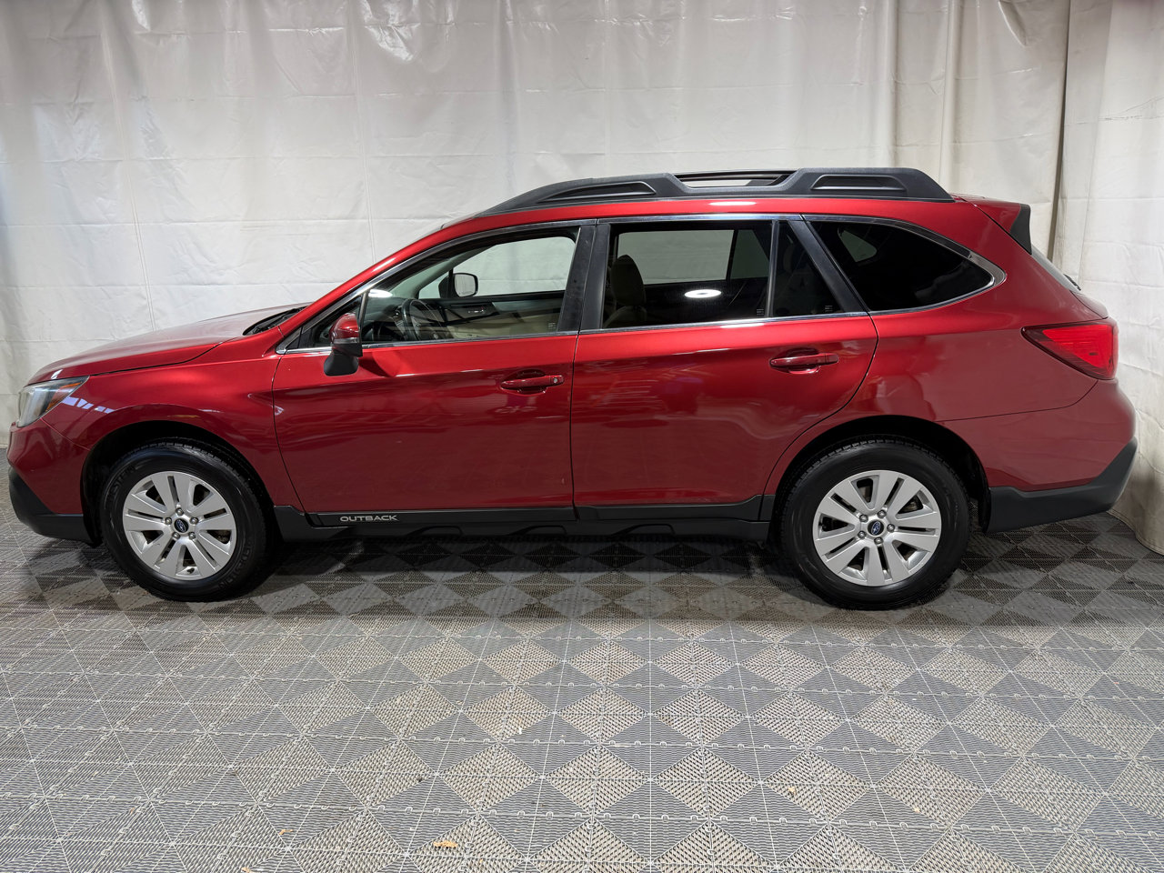 Used 2019 Subaru Outback 2.5i Premium image 5