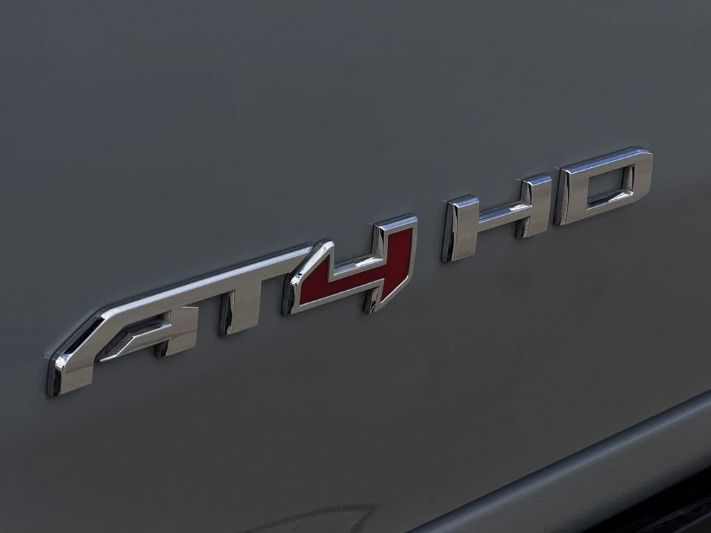 Used 2025 GMC Sierra 2500 AT4 w/ AT4 Premium Plus Package image 11