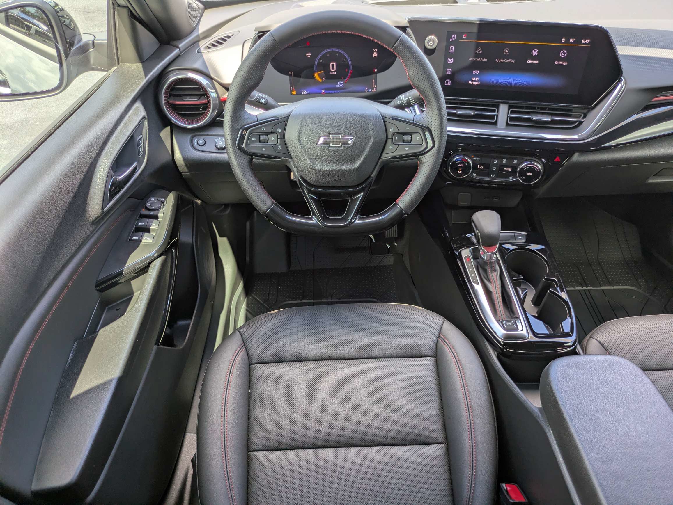 New 2026 Chevrolet Trax RS w/ Driver Confidence Package FWD image 4